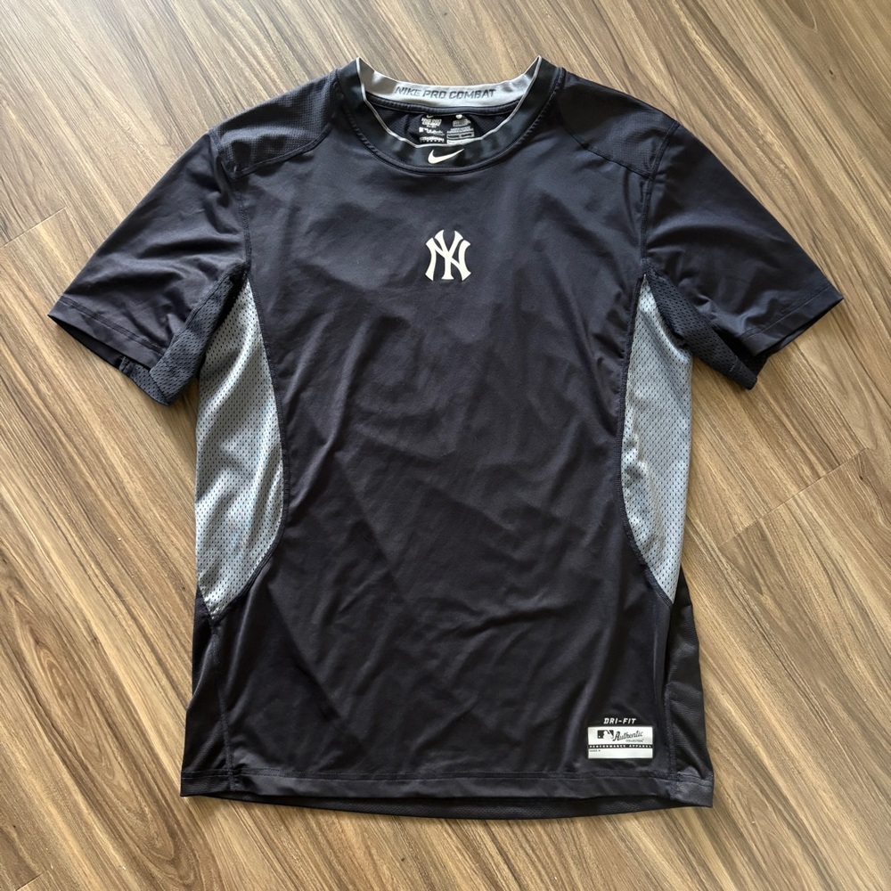 Nike Pro Combat New York Yankees Authentic MLB Performance Compression Tee